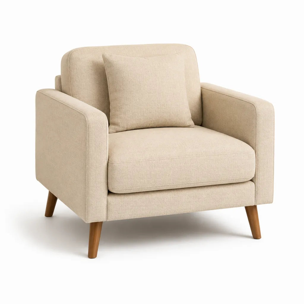 Poltrona imbottita beige con cuscino in poliestere e gambe in legno massello 82 x 78 x 84 cm